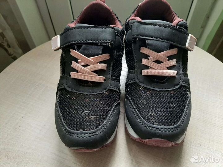 Кроссовки для девочки