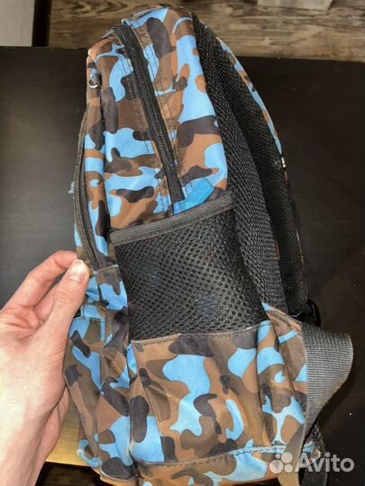 Школьный рюкзак голубого-черного камуфляжа