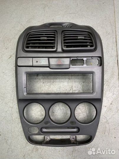 Центральная консоль Hyundai Accent седан 1.5 G4EC