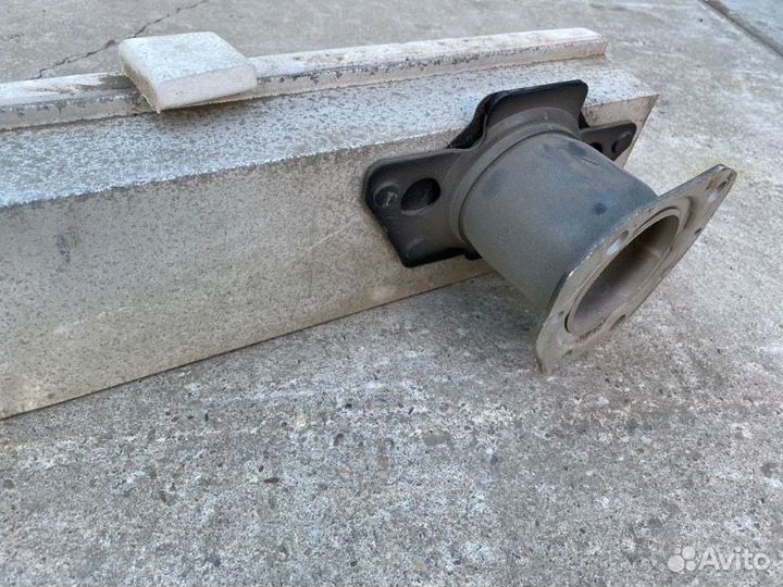 Усилитель бампера задний Nissan Fuga Y51 2010