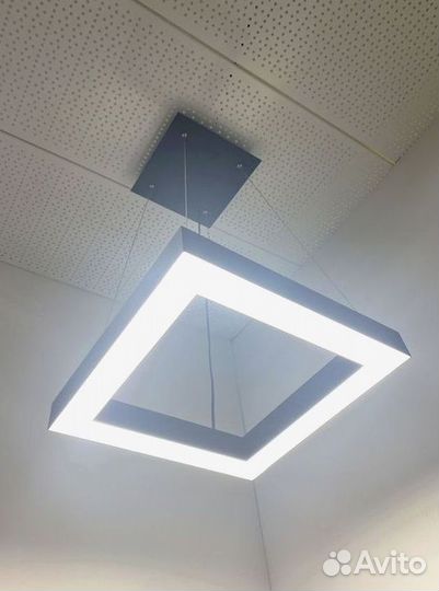 Светодиодный светильник треугольник
