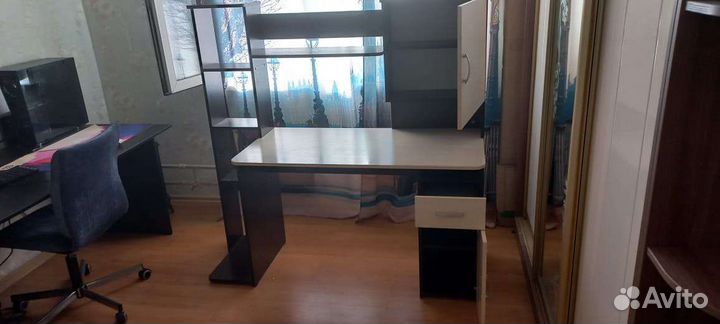 Компьютерный стол