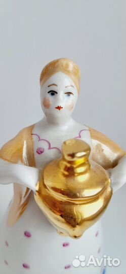 Статуэтка девушка С самоваром, завод Дулево, перио