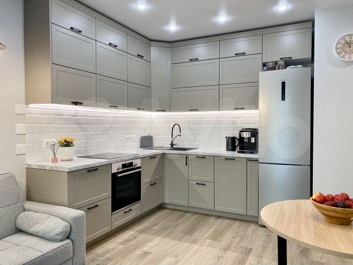 2-к. квартира, 61 м², 2/10 эт.