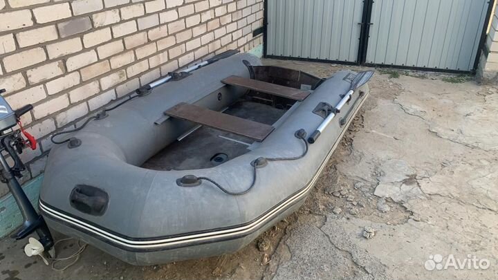 Лодка с мотором