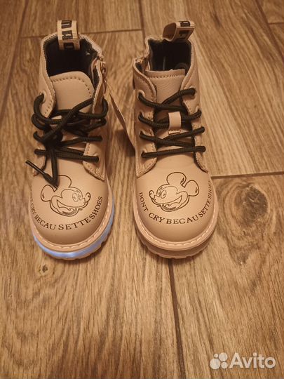 Ботинки для девочки 25 размер новые