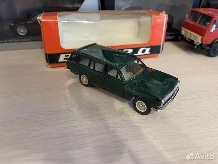 Модель Волга газ 2402 а 13 без ми СССР 1/43