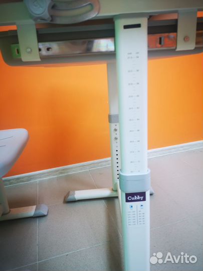 Школьный стол и стул