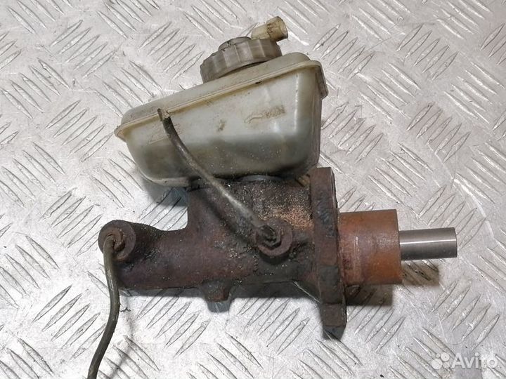 Цилиндр тормозов главный Opel Vectra A