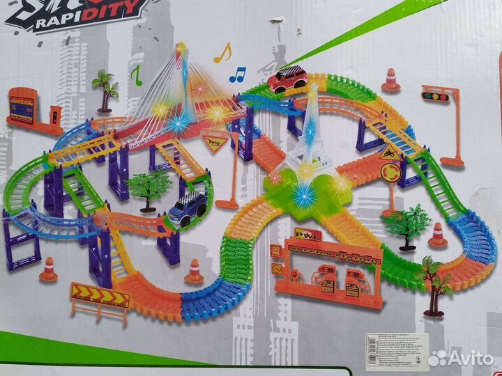 Трек музыкальный с Эйфелевой башней