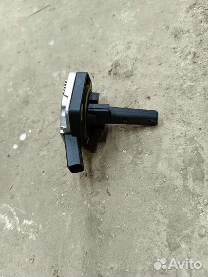 Датчик уровня масла vag vw Audi Hella