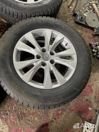 Колеса зимние р17 225 65 5 114.3 рав 4
