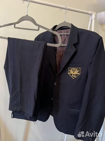 Школьная форма + 2 рубашки в подарок