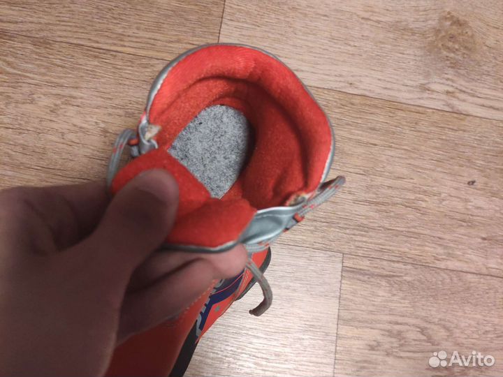 Лыжные ботинки детские 30р