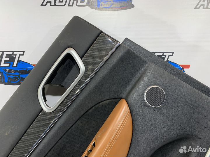 Обшивка двери задней левой Jeep Grand Cherokee WK2