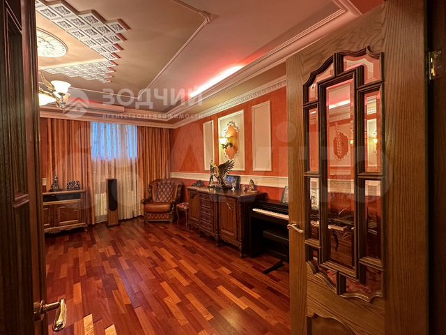 5-к. квартира, 290,1 м², 1/4 эт.