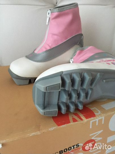 Лыжные ботинки