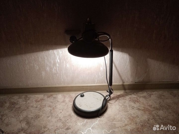 Лампа настольная тяжелая винтажная