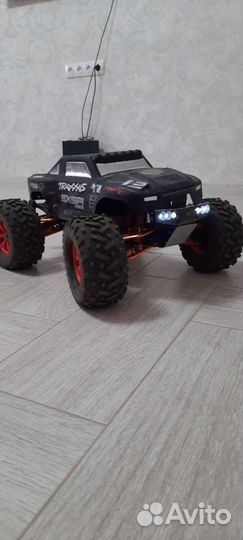 Traxxas E-maxx