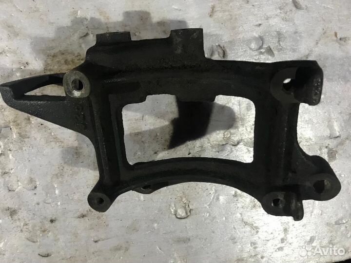 Крепление компр кондиционера Toyota land cruizer80