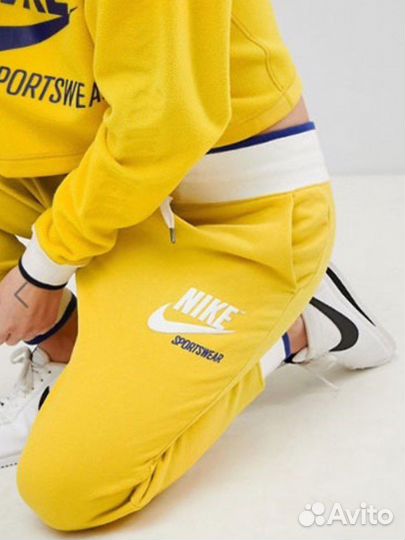 Женский костюм Nike