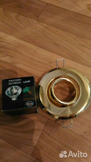 Продам точечные светильники