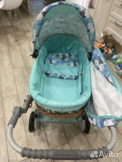 Коляска кукольная