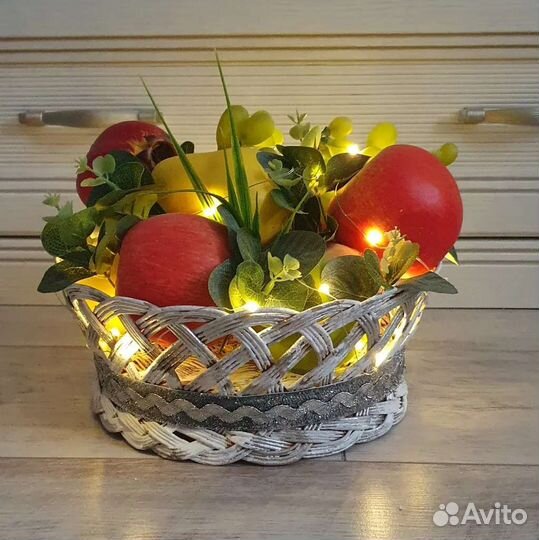 Светящаяся корзиночка с фруктами