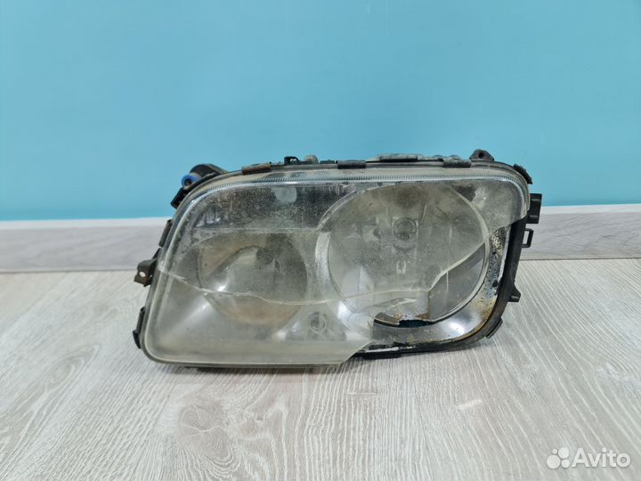 Фара левая Корпус фары Mercedes Actros MP3