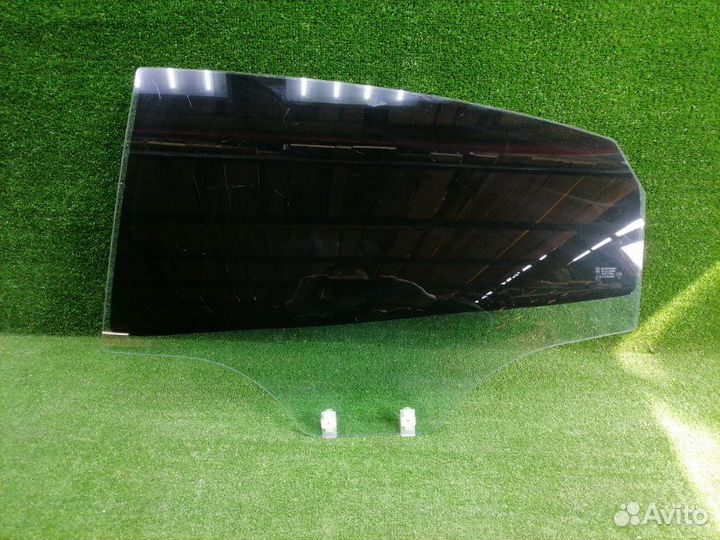 Стекло двери заднее левое Kia Rio 3 QB 2011