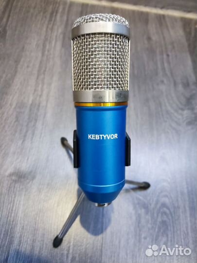 Студийный микрофон для компьютера