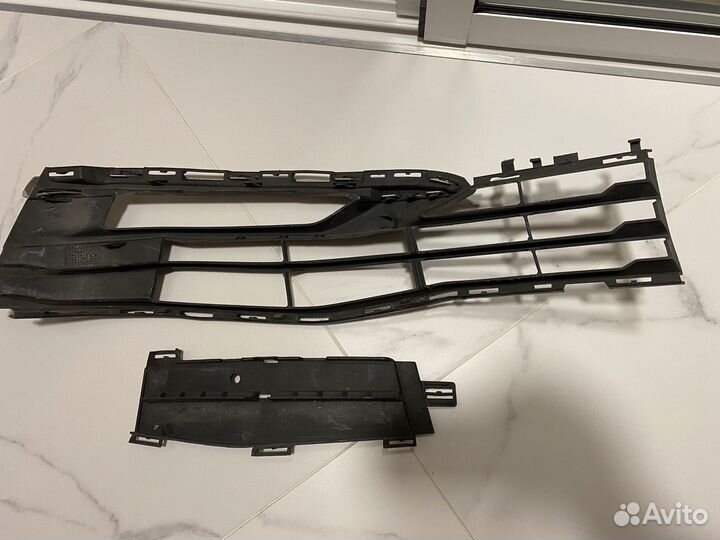 Решетка в бампер BMW g30 левая