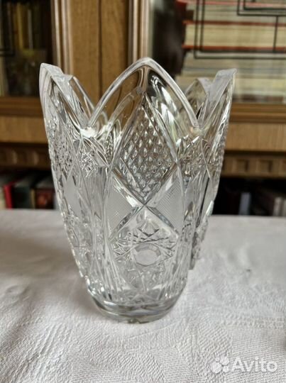 Хрустальная ваза тюльпан