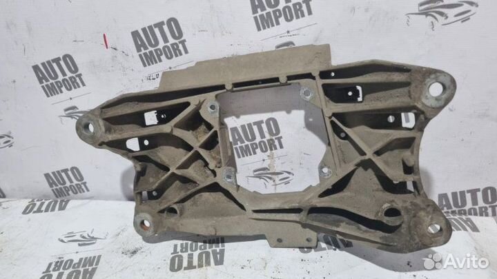 Кронштейн кпп Audi A6 C7 2011