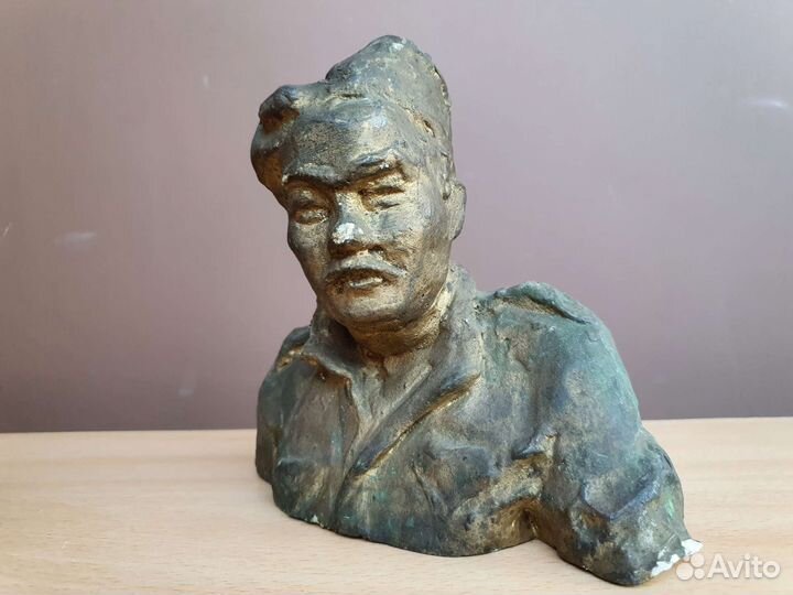 Старинный бюст чапаев