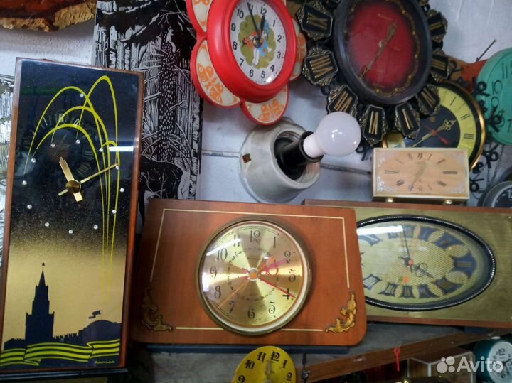 СССР часы настольные настенные Янтарь Весна Агат