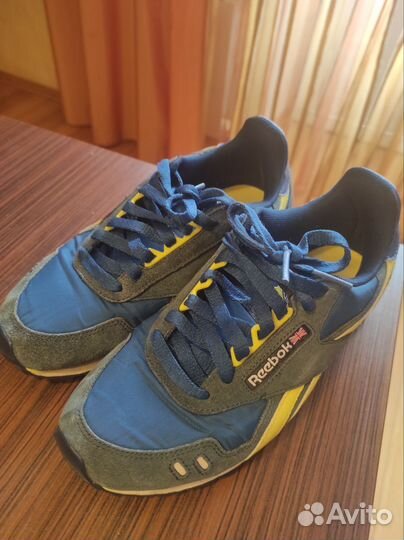 Кроссовки reebok classic р 35