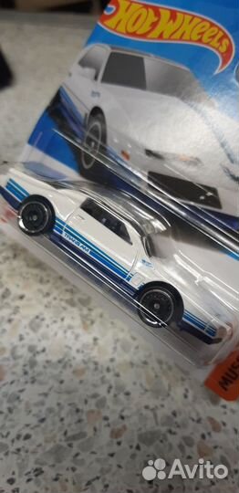 Модель Hot Wheels *84 Pontiac Firebird белый