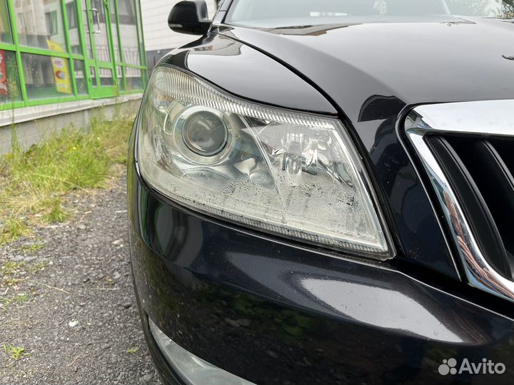 Фара передняя правая на skoda octavia a5