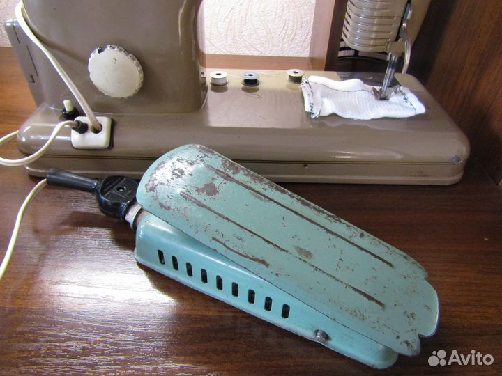 Швейная машинка 