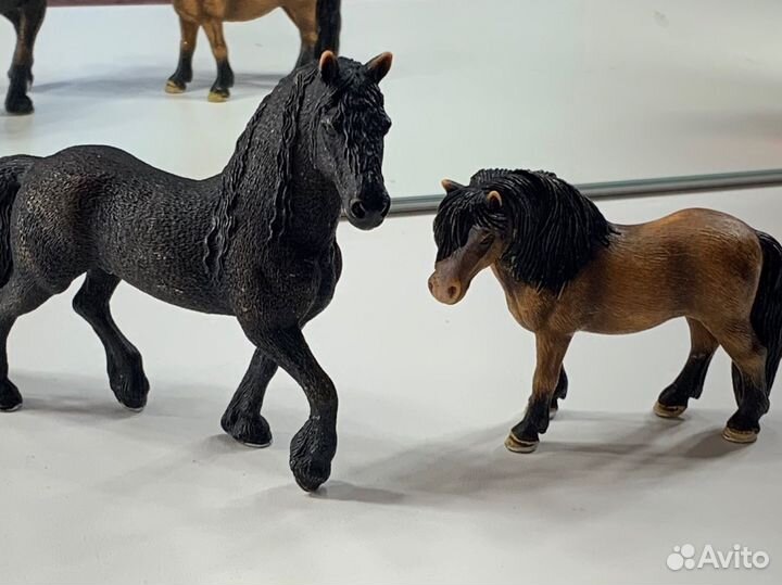 Фигурки лошадей schleich