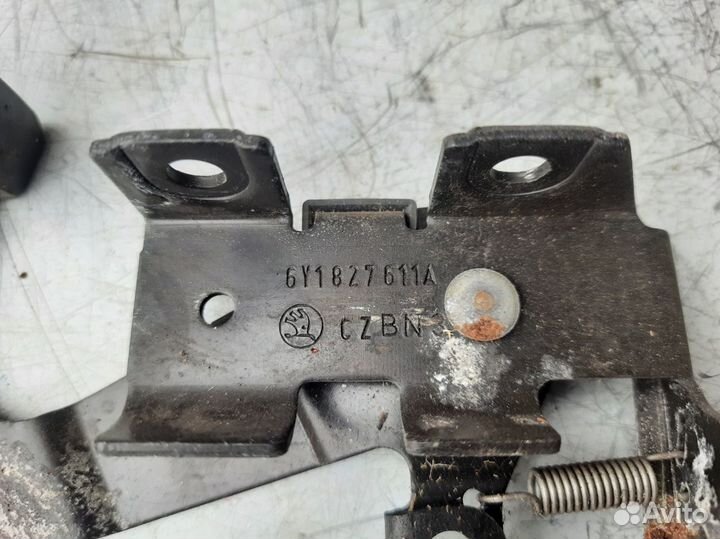 Ручка открывания багажника Шкода Фабия