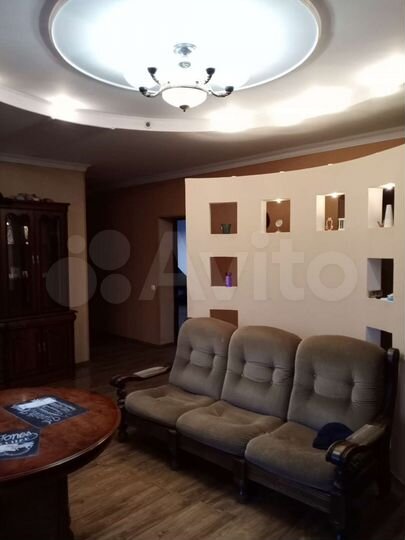 4-к. квартира, 132 м², 4/4 эт.