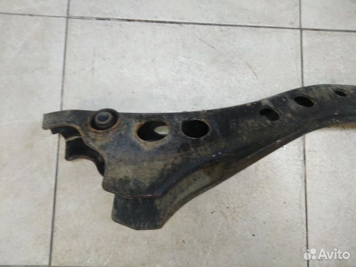 Балка передняя поперечная Toyota Land Cruiser J100