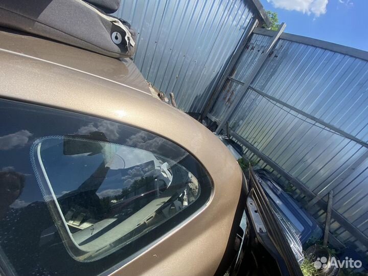 Заднее левое стекло kio Rio 1