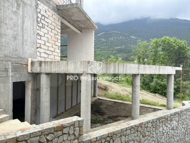 Дом 386 м² на участке 4 сот.