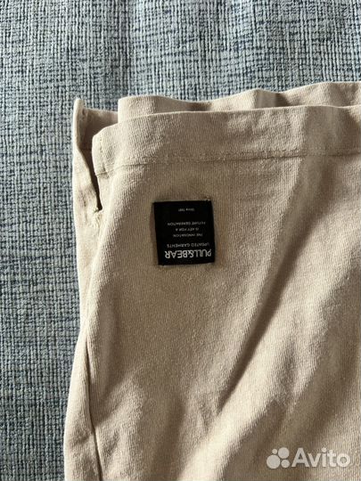 Бежевая футболка с карманом pull&beer