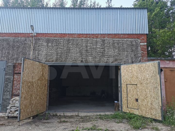 Гараж, > 30 м²