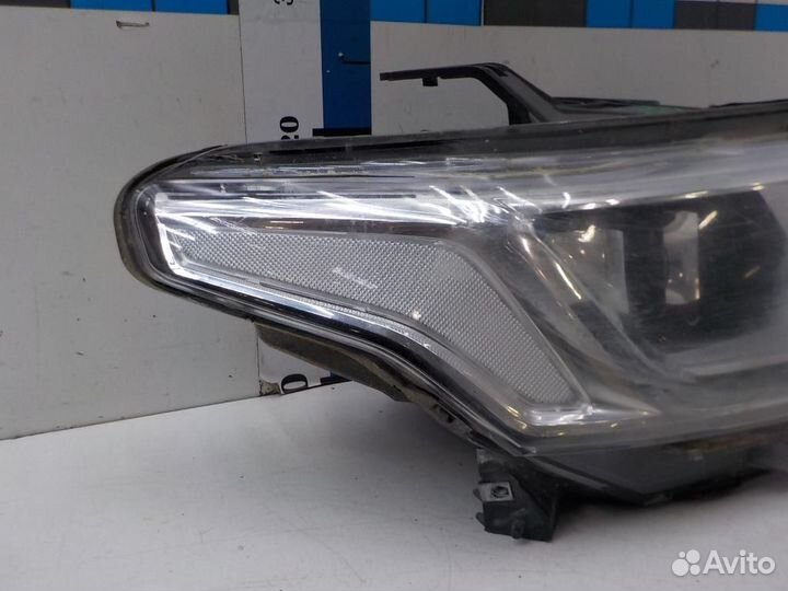 Фара правая Chevrolet Traverse