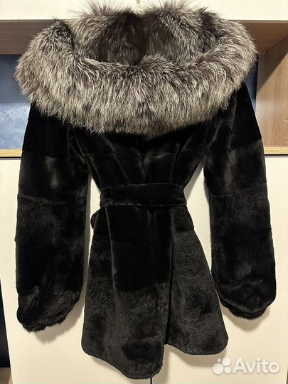 Шуба из бобра с мехом чернобурки